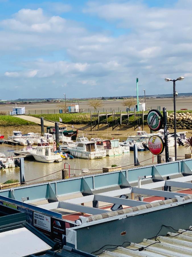 Ferienwohnung Le Logis Du Port Meschers-sur-Gironde Exterior foto